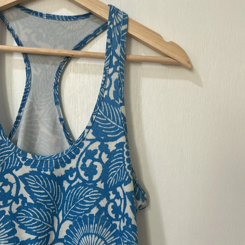 LULEMON WOMENS ACTIVEWEAR TANK TOP BLUE WHITE FLORAL Sz MD o LG - Picture 5 of 10
